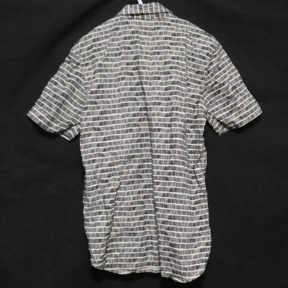 OLD NAVY | small 6-7 regular kids, boys | Short Sleeve Button-Up Front Shirt - Picture 2 of 14